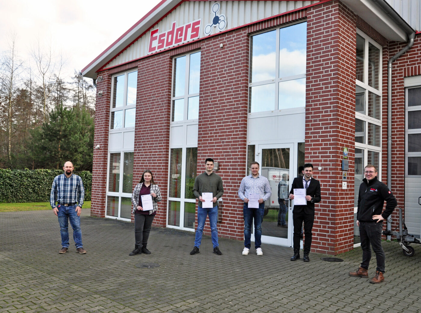 Ausbildung erfolgreich beendet - Gruppenbild