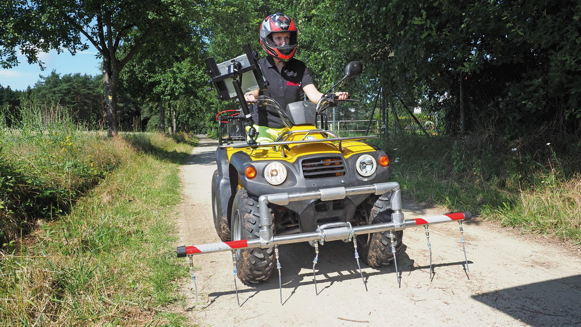 Esders Gaslecksucher:in auf Quad